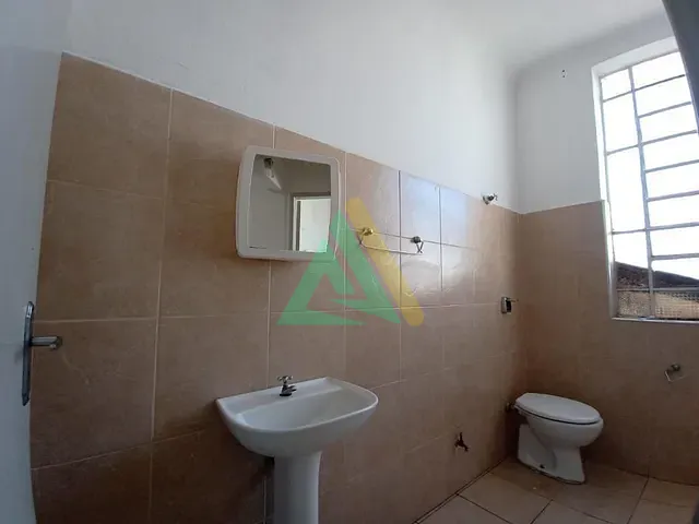 Casa com 272m² 3 quartos e 2 banheiros, à venda, no bairro Centro em Mogi Mirim