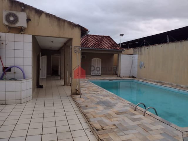 Casa com 600m², à venda, no bairro Centro em Tremembé