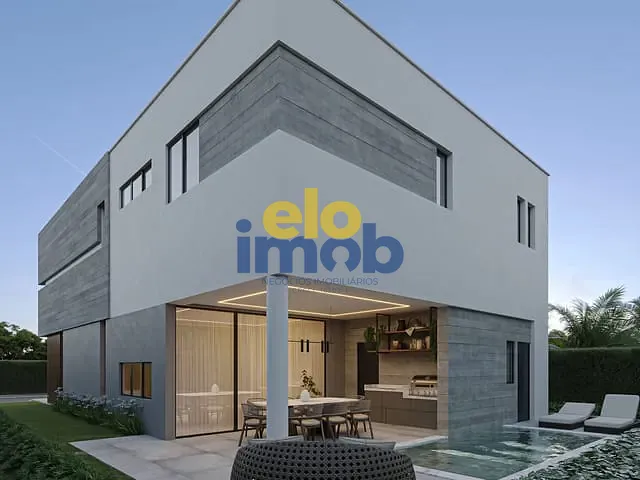 Casa com 295m² 4 quartos e 5 banheiros, à venda, no bairro Universitário em Caruaru