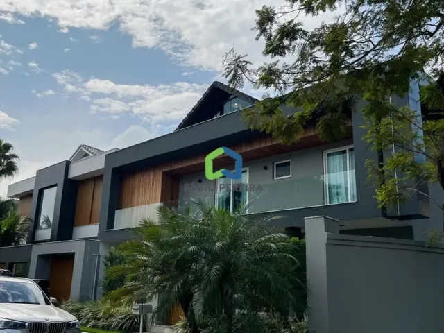 Casa com 600m² 4 quartos e 6 banheiros, à venda, no bairro Barra da Tijuca em Rio de Janeiro