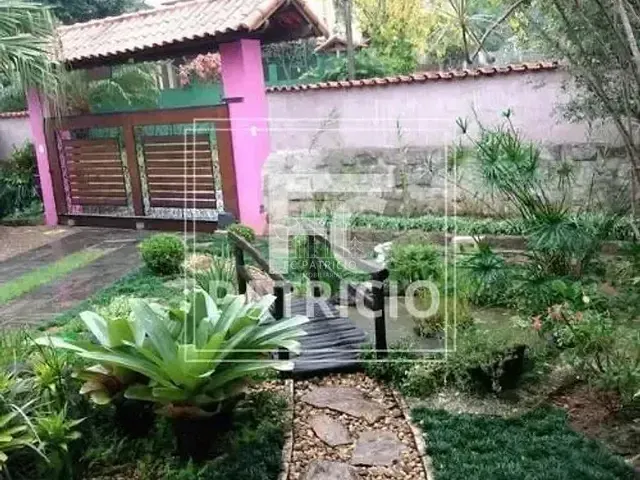 Casa com 650m² 4 quartos e 3 banheiros, à venda, no bairro Limoeiro em Guapimirim