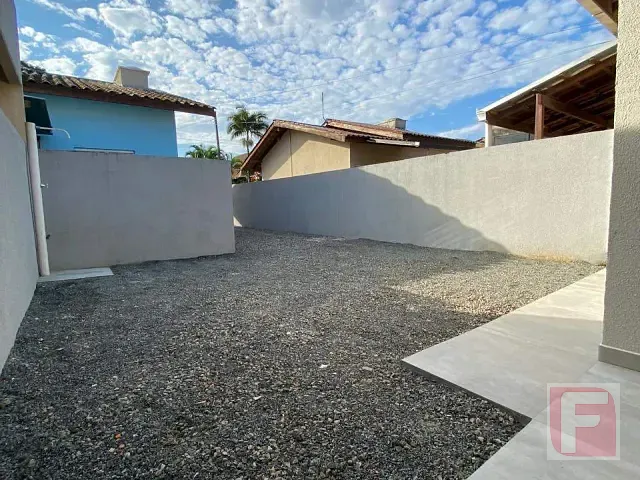 Casa 2 quartos e 1 banheiro, à venda, no bairro PRAIA DAS PALMEIRAS em Itapoá