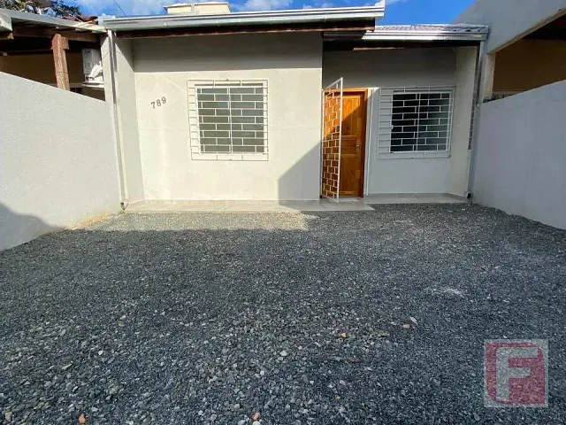 Casa 2 quartos e 1 banheiro, à venda, no bairro PRAIA DAS PALMEIRAS em Itapoá