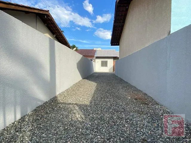 Casa 2 quartos e 1 banheiro, à venda, no bairro PRAIA DAS PALMEIRAS em Itapoá