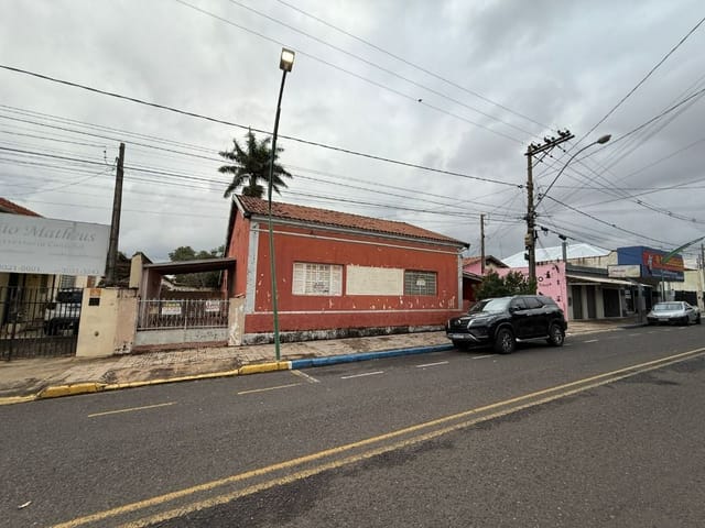 Casa com 700m², à venda, no bairro Centro em Birigui