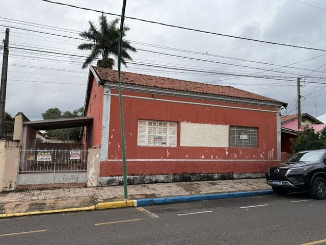 Casa com 700m², à venda, no bairro Centro em Birigui