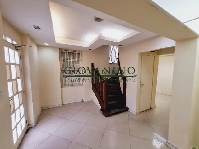 Casa com 221m², para alugar, no bairro Jardim Botânico em Rio de Janeiro