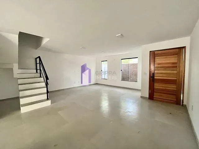 Casa 3 quartos e 1 banheiro, para alugar, no bairro Itaipu em Niterói