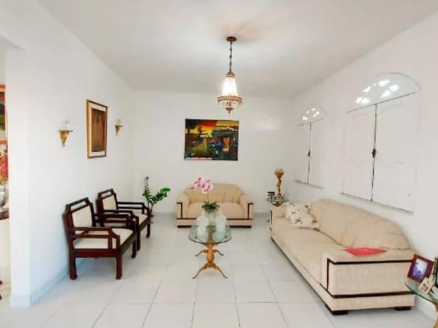 Casa com 400m² 3 quartos e 5 banheiros, à venda, no bairro São José em Aracaju