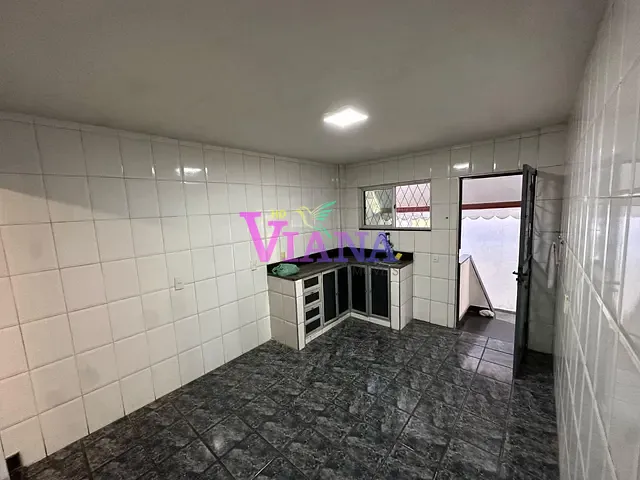 Casa com 240m² 3 quartos e 3 banheiros, para alugar, no bairro Ferroviários em Cachoeiro de Itapemirim