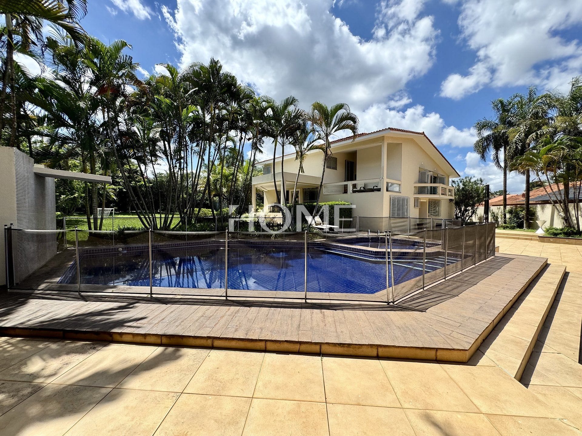 SHIN QL 16 – 680m² – 5 QUARTOS