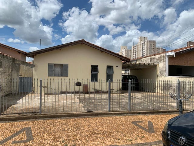 Casa com 300m² 2 quartos e 1 banheiro, à venda, no bairro Cariobinha em Americana