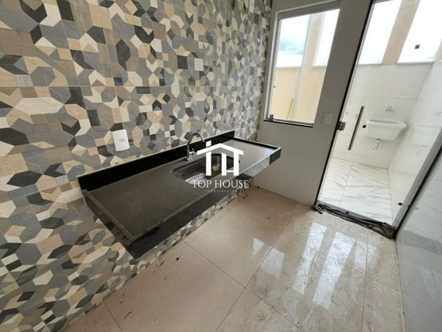 Casa 3 quartos e 2 banheiros, à venda, no bairro Vale das Orquídeas em Contagem