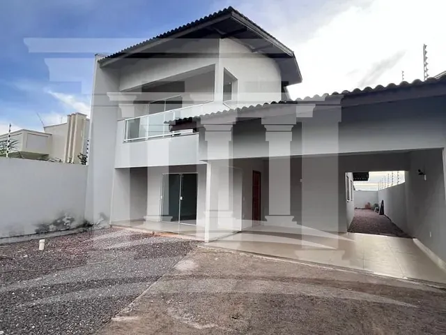 Casa com 300m² 3 quartos e 2 banheiros, à venda, no bairro Residencial Boungainvile em Sinop