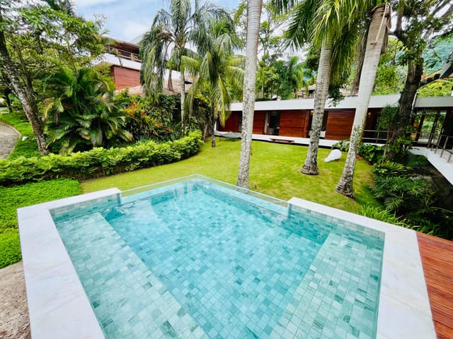 Casa 4 quartos e 5 banheiros, à venda, no bairro Engenho D`agua em Ilhabela