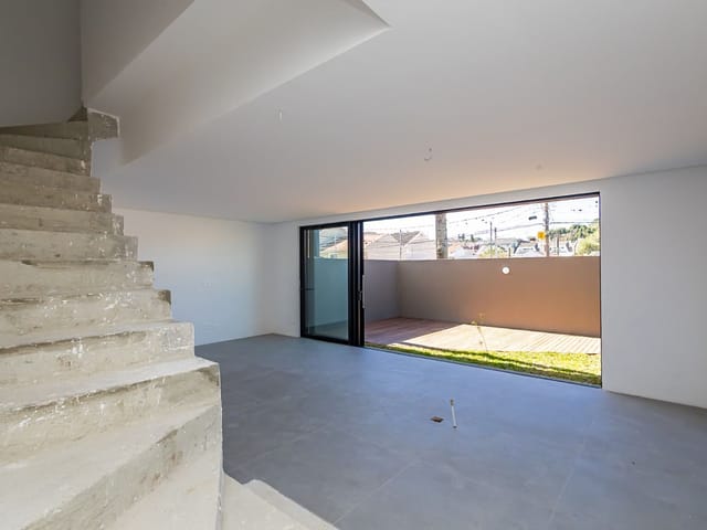 Casa com 121m² 3 quartos e 2 banheiros, à venda, no bairro Guabirotuba em Curitiba