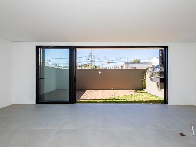 Casa com 121m² 3 quartos e 2 banheiros, à venda, no bairro Guabirotuba em Curitiba