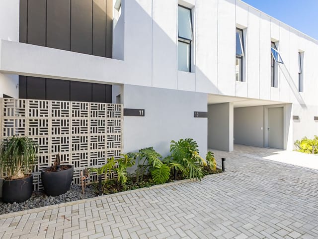 Casa com 121m² 3 quartos e 2 banheiros, à venda, no bairro Guabirotuba em Curitiba
