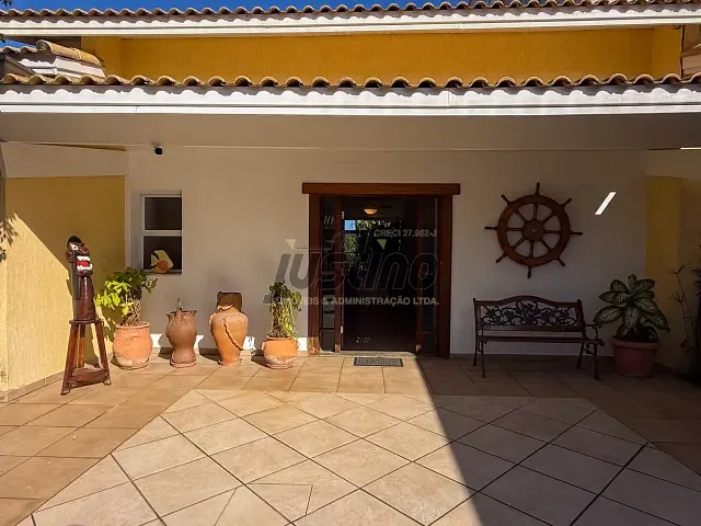 Casa com 1390m² 4 quartos e 2 banheiros, à venda, no bairro Centro em Itanhaém