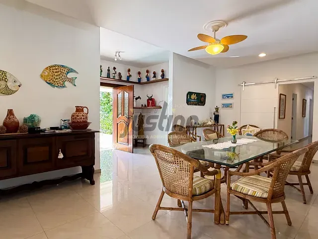 Casa com 1390m² 4 quartos e 2 banheiros, à venda, no bairro Centro em Itanhaém