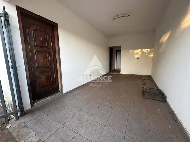 Casa com 300m² 2 quartos e 1 banheiro, à venda, no bairro Jardim Itapura em Presidente Prudente