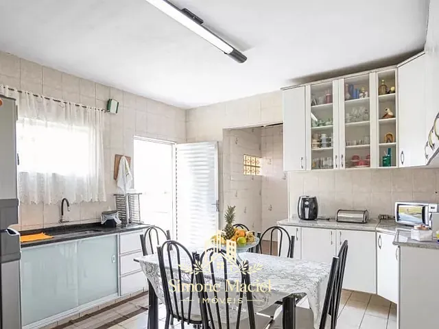 Casa 4 quartos e 2 banheiros, à venda ou para alugar, no bairro Quitaúna em Osasco