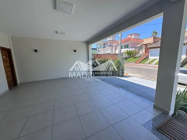 Casa com 360m² 3 quartos e 1 banheiro, à venda, no bairro Pedra Branca em Palhoça