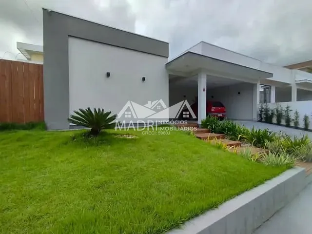 Casa com 360m² 3 quartos e 1 banheiro, à venda, no bairro Pedra Branca em Palhoça