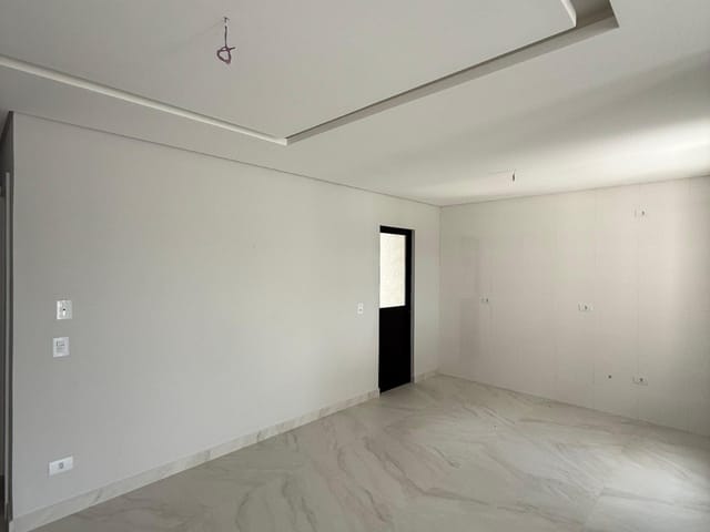 Casa com 180m² 3 quartos e 3 banheiros, à venda, no bairro Cruzeiro em São José dos Pinhais