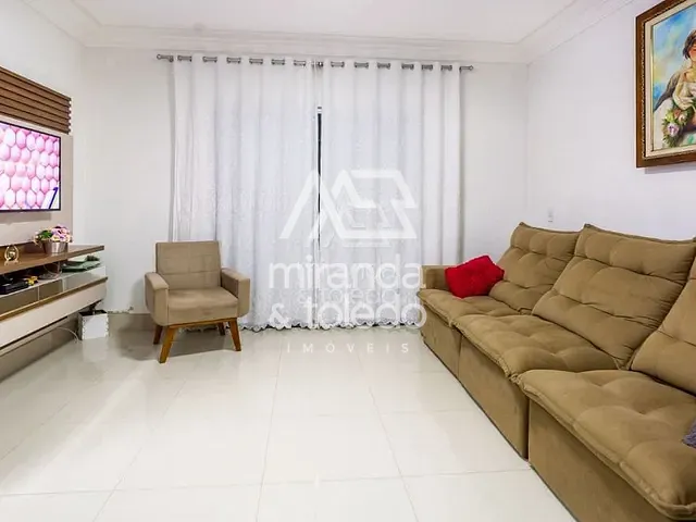 Casa com 180m² 3 quartos e 2 banheiros, à venda, no bairro Praia do Morro em Guarapari