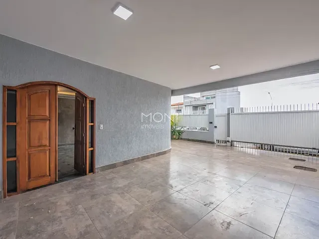 Casa 6 quartos e 5 banheiros, à venda, no bairro Guará II em Brasília
