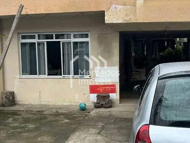 Casa com 300m² 3 quartos e 3 banheiros, à venda, no bairro Fazenda em Itajaí