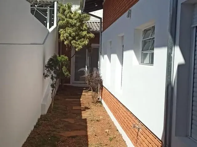 Casa com 320m² 2 quartos e 2 banheiros, à venda, no bairro Centro em Botucatu