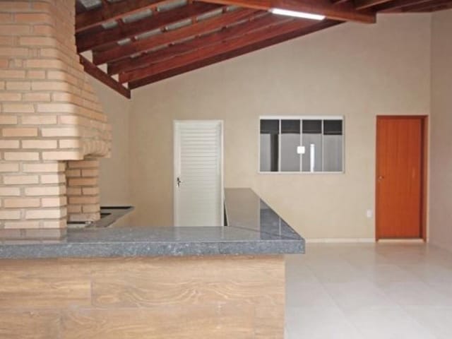Casa com 257m² 3 quartos e 2 banheiros, à venda, no bairro Jardim Amélia Dionísio em Olímpia