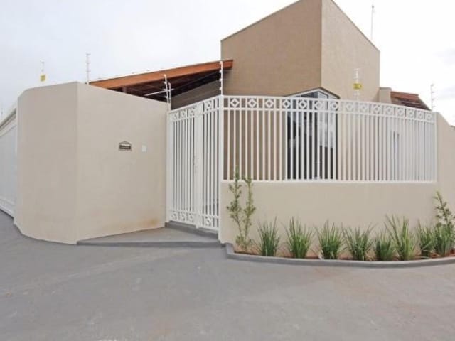 Casa com 257m² 3 quartos e 2 banheiros, à venda, no bairro Jardim Amélia Dionísio em Olímpia