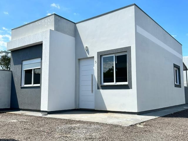 Casa com 63m² 2 quartos e 1 banheiro, à venda, no bairro Florida em Guaíba