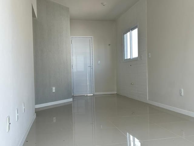 Casa com 63m² 2 quartos e 1 banheiro, à venda, no bairro Florida em Guaíba
