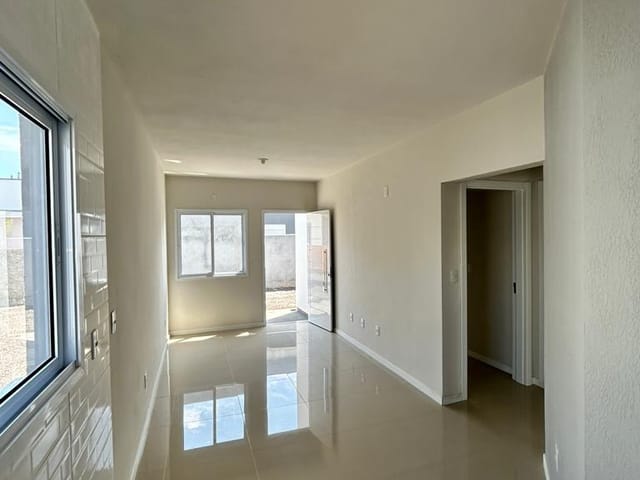 Casa com 63m² 2 quartos e 1 banheiro, à venda, no bairro Florida em Guaíba