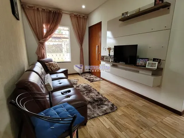 Casa com 360m² 3 quartos e 3 banheiros, à venda, no bairro Vila Maria Regina em Juatuba