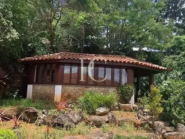 Casa 4 quartos e 6 banheiros, à venda, no bairro Jardim Estancia Santana em Bragança Paulista