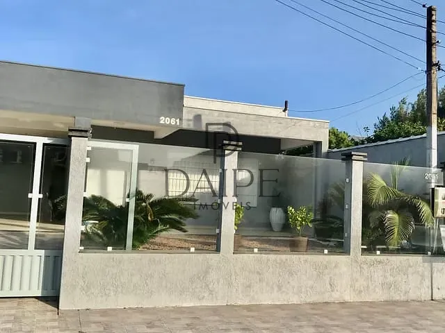 Casa com 300m² 4 quartos e 2 banheiros, à venda, no bairro Mariluz em Imbé