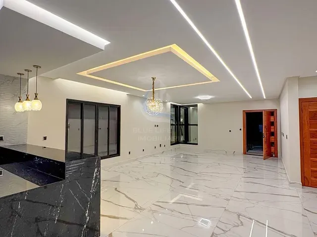 Casa com 496m² 4 quartos e 3 banheiros, à venda, no bairro Jacuhy em Serra