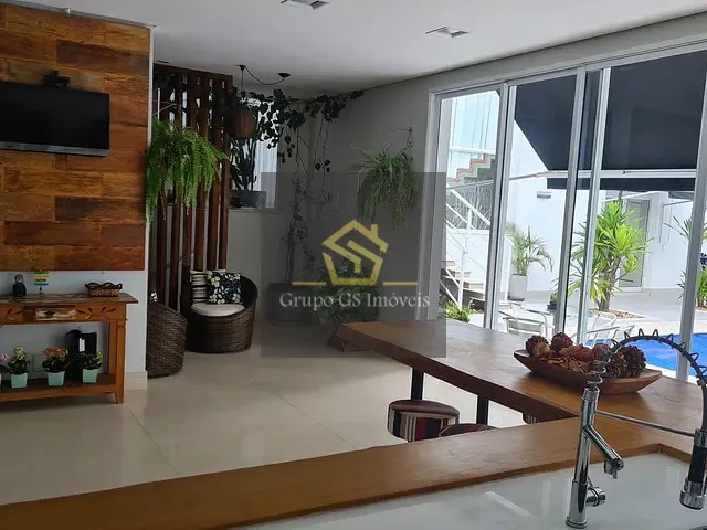 Casa com 1000m² 4 quartos e 6 banheiros, à venda ou para alugar, no bairro Dos Ortizes em Valinhos