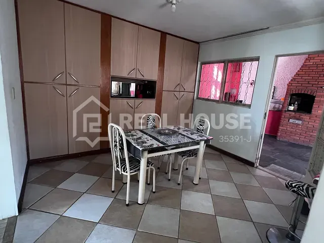 Casa com 264m² 4 quartos e 3 banheiros, à venda, no bairro Vila Almeida em Sorocaba