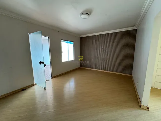 Casa com 525m² 4 quartos e 2 banheiros, à venda, no bairro Bonsucesso em Guarapuava