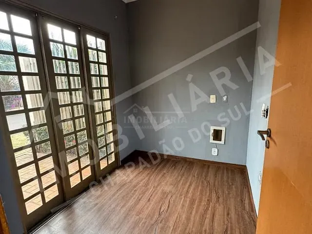 Casa 3 quartos e 2 banheiros, à venda ou para alugar, no bairro FLAMBOYANT em Chapadão do Sul