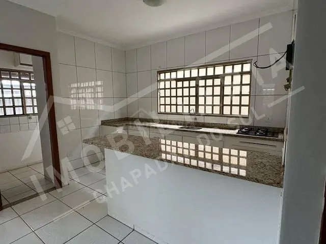 Casa 3 quartos e 2 banheiros, à venda ou para alugar, no bairro FLAMBOYANT em Chapadão do Sul