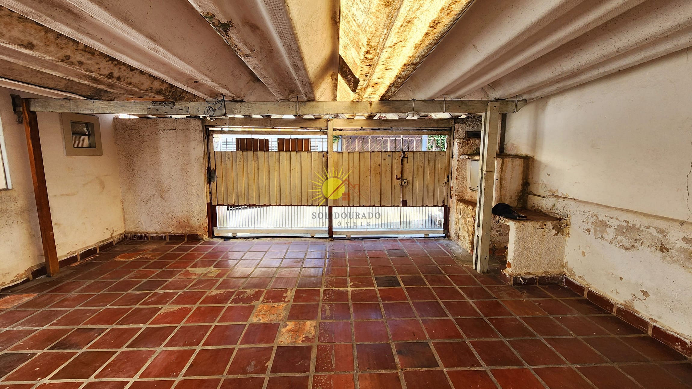 Casa à venda com 3 quartos, 90m² - Foto 1