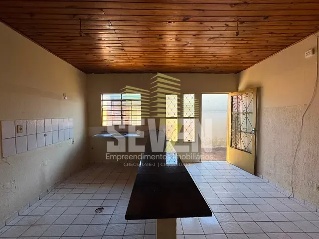 Casa com 200m² 2 quartos e 1 banheiro, à venda ou para alugar, no bairro Núcleo Habitacional Mary Dota em Bauru