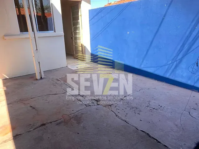 Casa com 200m² 2 quartos e 1 banheiro, à venda ou para alugar, no bairro Núcleo Habitacional Mary Dota em Bauru